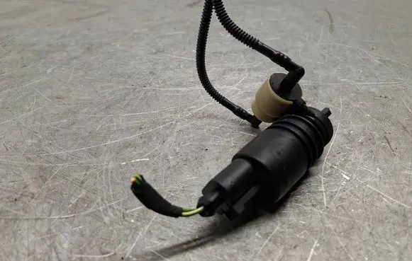 Audi A3 S3 8P Windscreen/windshield washer pump