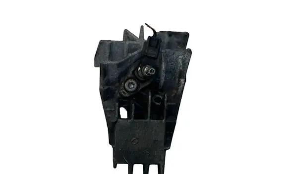 Nissan NV200 Engine mounting bracket 8200771226