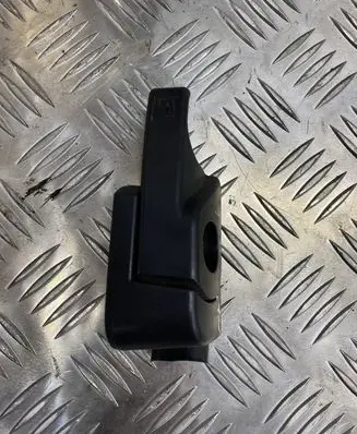 Mitsubishi Space Star Fuel tank opening switch 