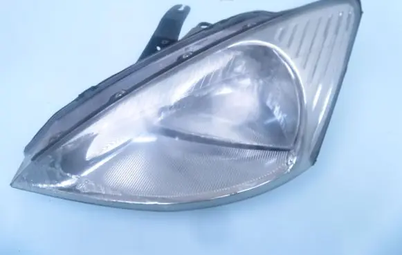 Ford Focus Headlight/headlamp 205676B