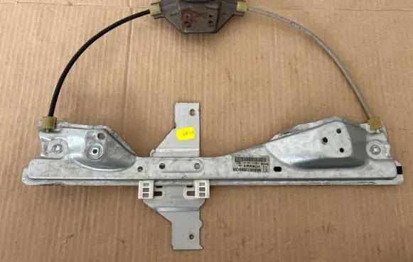 Rear window lifting mechanism without motor