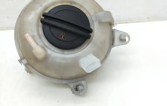 Audi A3 S3 8V Coolant expansion tank/reservoir 5Q0121407G
