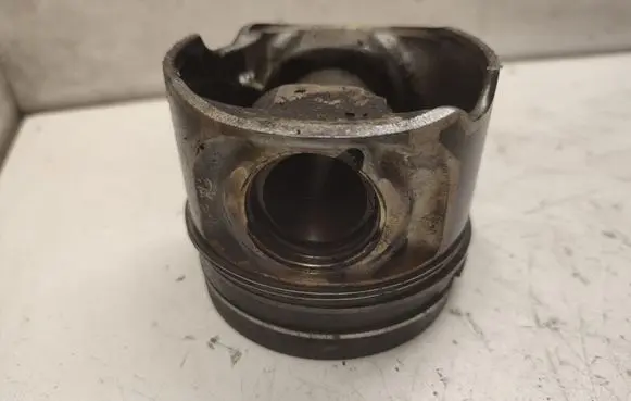 Piston