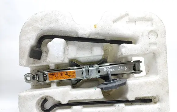 Nissan Micra Tool set 