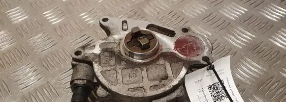 Volkswagen PASSAT B6 Vacuum pump 03L145100