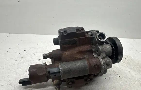 Ford Mondeo MK IV Fuel injection high pressure pump 00504C