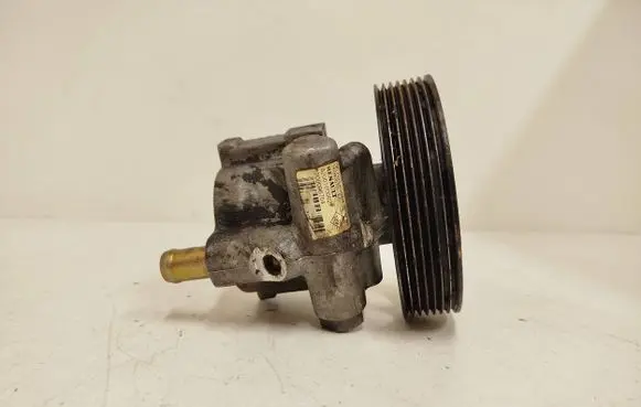 Nissan Primera Power steering pump 8200096704 26092070