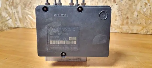 Mercedes-Benz C W204 ABS Pump A2095452932