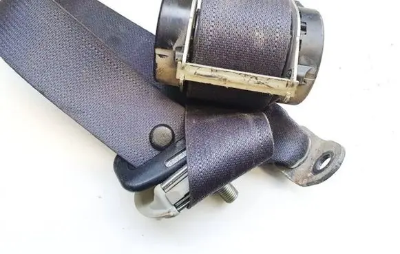 Rear seatbelt