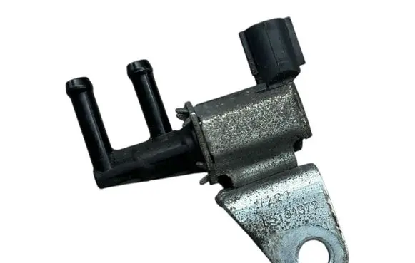 Subaru Impreza III Turbo solenoid valve K5T48479 7Z18 K5T81872