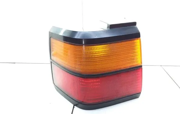 Volkswagen PASSAT B3 Rear/tail lights 357945111
