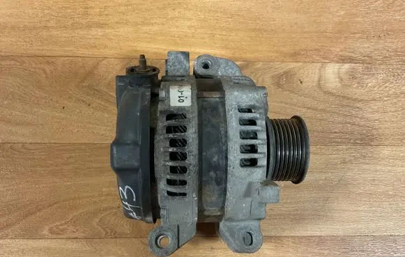 Toyota Avensis T250 Generator/alternator 1042104521
