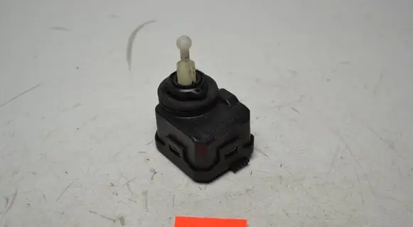 Volkswagen Bora Headlight level adjustment motor 1J0941295C