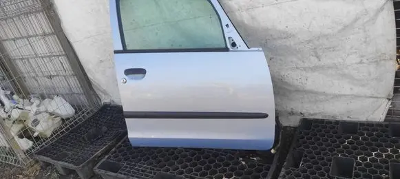 Mitsubishi Colt Front door 