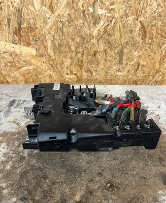 Mercedes-Benz C W204 Fuse box set A2075402750 89500311070