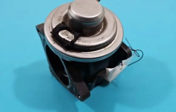 Volkswagen Jetta V EGR valve 038129637D IMPRK1472132