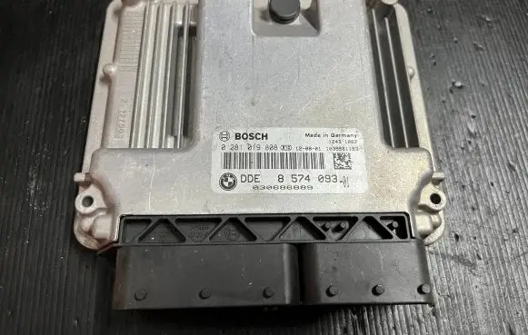 BMW 5 F10 F11 Engine control unit/module ECU 8574093 688989080 E8T19S6E0T