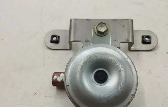 Honda CR-V Horn signal E13000514