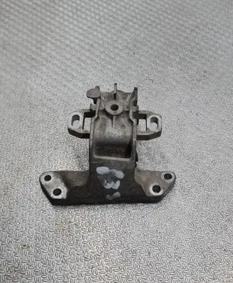 Peugeot 407 Engine mount bracket 