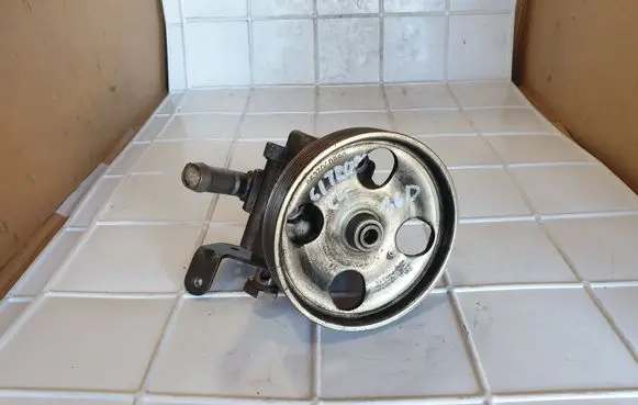 Citroen C5 Power steering pump 7617955538 9656405380