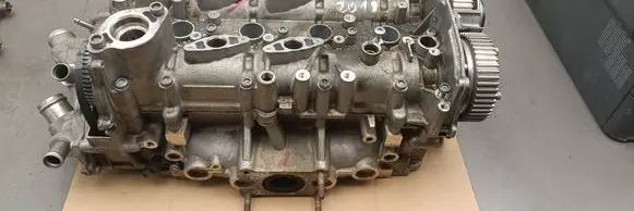 Volkswagen Golf VII Engine head 05E103404 04E103473DC