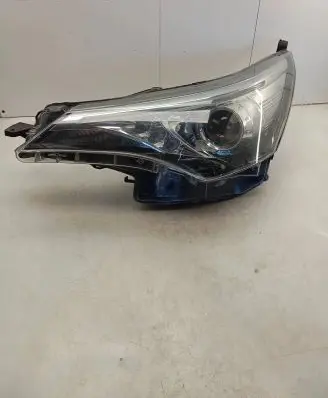Toyota Avensis T270 Headlight/headlamp 8117005380