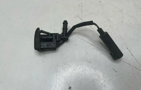 BMW 3 E46 Windshield washer spray nozzle 7056731