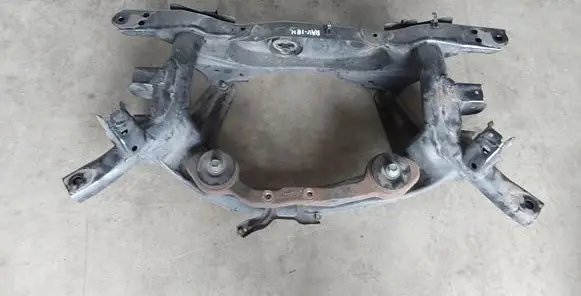 Toyota RAV 4 (XA40) Rear axle beam 