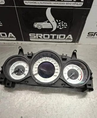 Mercedes-Benz C W204 Speedometer (instrument cluster) 2049018903 A2049004108