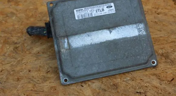 Ford Fiesta Engine control unit/module 3S6112A650BB