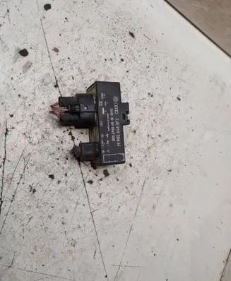 Skoda Roomster (5J) Coolant fan relay 1J0919506M 898967000