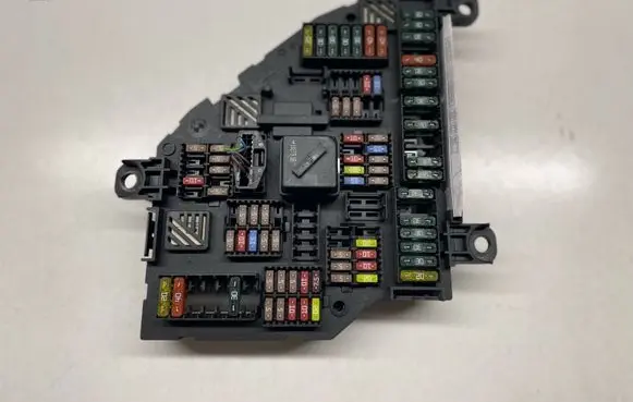 BMW 7 F01 F02 F03 F04 Fuse module 9210857