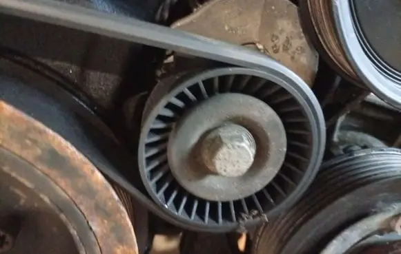 Opel Insignia A Generator/alternator belt tensioner
