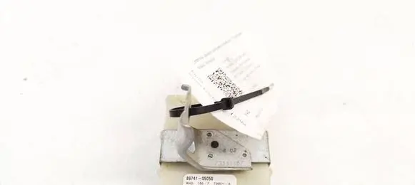 Toyota Avensis T250 Door control unit/module 8974105050