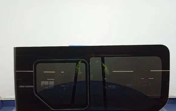 Opel Vivaro Rear door window glass 