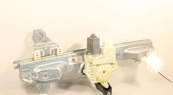 Nissan Qashqai Rear window lifting mechanism without motor 82700HV00B
