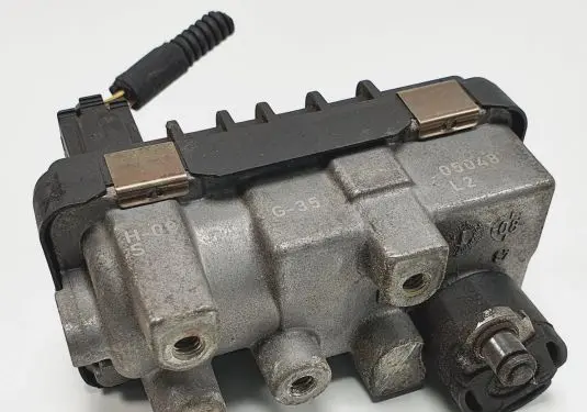 Jaguar XF X250 Turbine electric control actuator 6NW009206