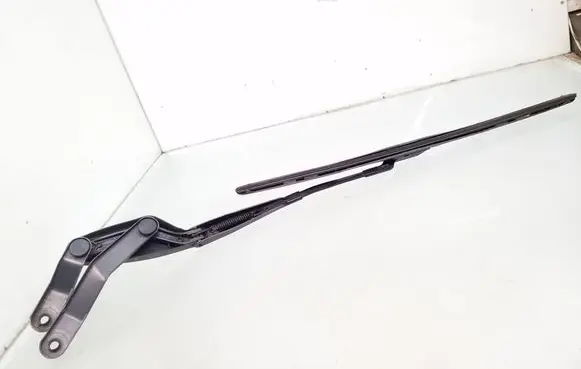 Mercedes-Benz C W204 Front wiper blade arm A2048201944