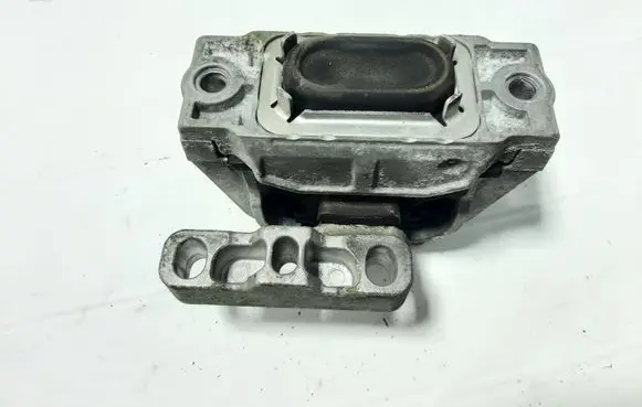 Engine mount bracket