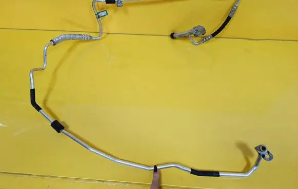 Air conditioning (A/C) pipe/hose