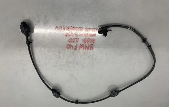 BMW 1 F40 Windshield washer spray nozzle 7453968