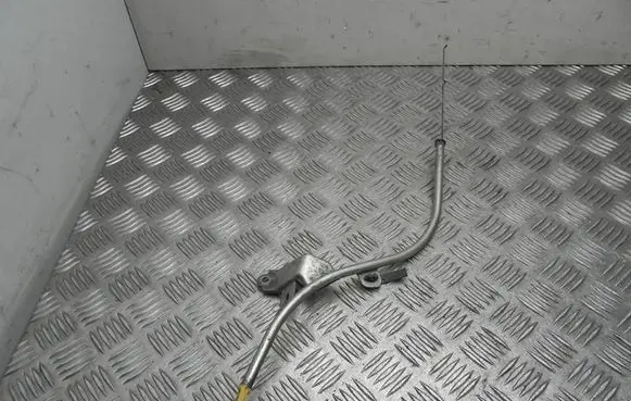 Toyota Yaris Oil level dip stick 013