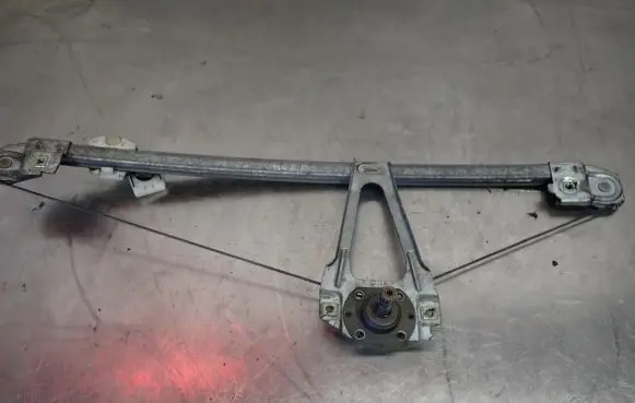 Mercedes-Benz E W124 Rear door manual window regulator 