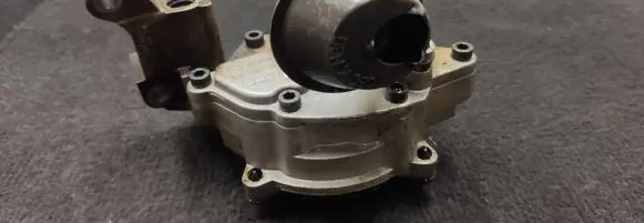 Volkswagen Golf V Oil pump 03C115105H 113670101