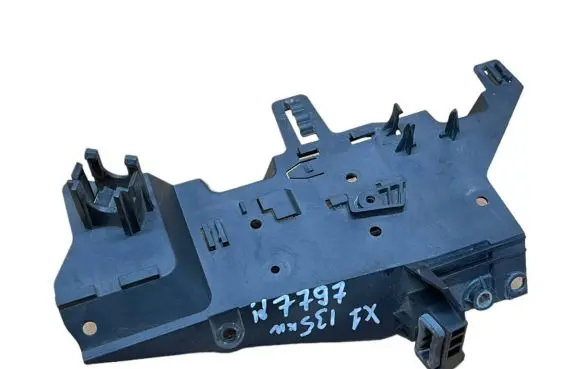 BMW X1 E84 Other engine bay part 13627811112 7811112 62440410