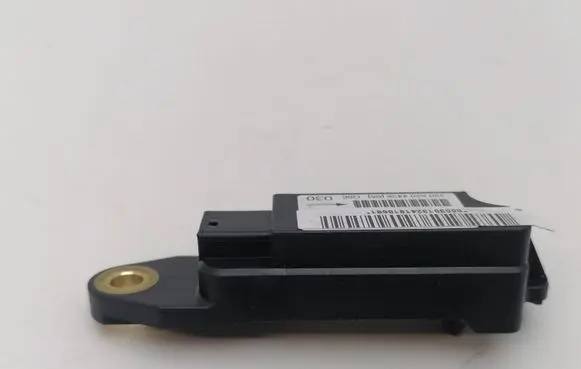 Mercedes-Benz S W220 Airbag deployment crash/impact sensor 2208204426