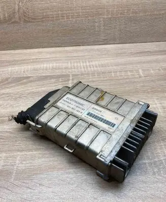 Volkswagen Golf II Engine control unit/module ECU 893907383B