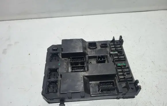 Peugeot 307 Fuse module 9650217980 9650217280 00314893070103