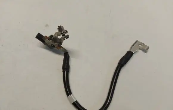 Positive cable (battery)