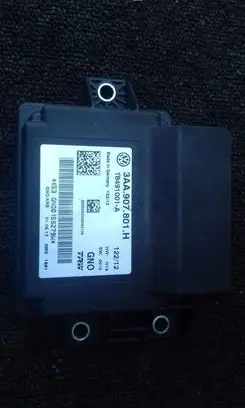 Volkswagen Tiguan Hand brake control module 3AA907801H